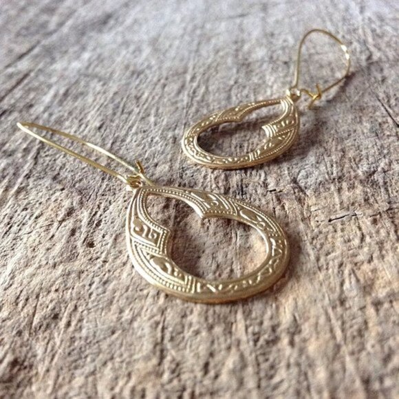 Tesoro Del Sol Jewelry - Golden Raw Brass Moroccan Keyhole Boho Earrings